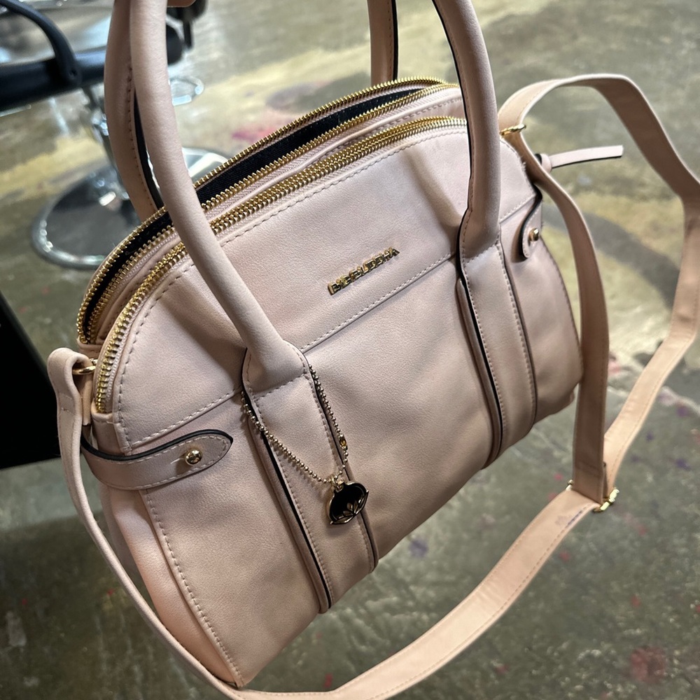 Big Buddha Women’s Pink Cream Faux Leather Shoulder Bag Purse New.